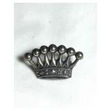 Sterling silver crown pin, 1"w, .07 oz.