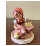 Goebel Hummel figurine-Chick Girl-4"