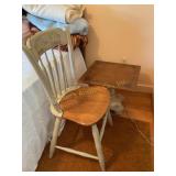 Ethan Allen Hand Painted Vtg. Pedestal Table