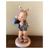 Goebel Hummel figurine, Boy with Toothache,