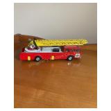 Corgi Simon snorkel Dennis fire engine-Scale