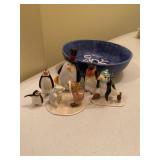 Hagen Renaker penguins in ceramic dish 2 1/2"