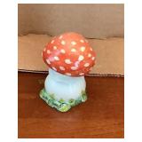Herend Hungary mushroom salt/pepper shaker 2.5"H