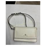 Michael Kors cross body purse 7' x 5'