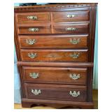 Broyhill chest of drawers, no contents 30 ' x