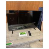 VIZIO 32' TV w/ manual, remote
