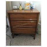 Thomasville night stand dovetail 20 1/2" x 24? x