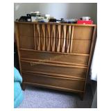 Thomasville dresser dovetail 40" x 44? x 20?,