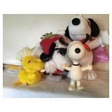 4 Snoopy & Woodstock plush & plastic toys