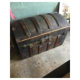 Antique dome top steam trunk 16"x31x20"
