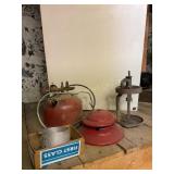 Coleman lantern disassembled, parts, no model #