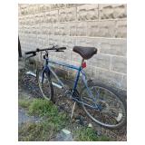 Huffy 10 spd bike, shows wear