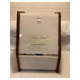 Identi-Jewel electric light box, Research