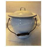Enamel ware chamber pot w/ lid & wooden grip