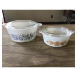 2 Pyrex casserole dishes w/glass lids -