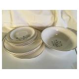 9 pc Hampton?  pattern dishes, Scio