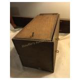 Vintage wooden hinged storage box, 5.5x11.5x6"