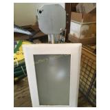 Recessed light fixture w/ white frame, frosted