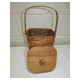 Longaberger - basekt with wooden lid
