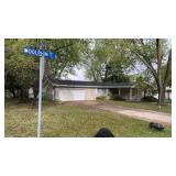 3Bed,1.5 Bath, Basement,Corner Lot,Fenced Backyard
