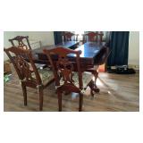DINING TABLE, 2 LEAVES, 1 CAPTAIN CHAIR, 4 D