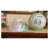 2 GLOBES