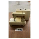 LITTLE SINGER TOUCH & SEW MACHINE
