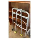 HANDICAP WALKER