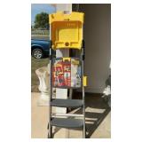 COSCO ALUMINUM/PLASTIC STEP STOOL