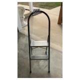 Q2 STEP ALUMINUM STOOL