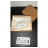 VINTAGE WOMENS HANKERCHIEFS