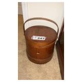 WOODEN WASH BUCKET W LID