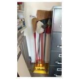 BROOMS, MOPS, HOLDER