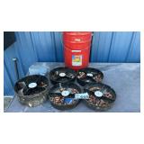 5 ROUND BINS, BUCKET, CONTENTS OF BINS