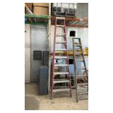 10 ft FIBERGLASS LADDER