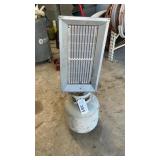 LP TANK 20 gal w HEATER ( tank is empty)