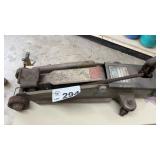 1 1/2 TON HYDRALIC FLOOR JACK