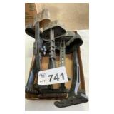 BOW MOUNTAIN ARROW HOLDERS