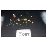 VINTAGE STICK PINS 18