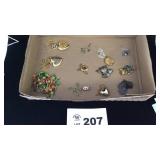 COSTUME JEWELRY NECKLACES