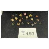 ASSORTMENT OF COSTUME JEWELRY RINGS SZ 5, 5.5 Q