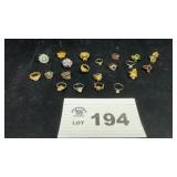 ASSORTMENT OF COSTUME JEWELRY RINGS SZ 5, 5.5.