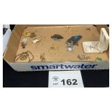 COSTUME JEWELRY NECKLACES. 20