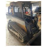 JD 323D SKIDSTEER