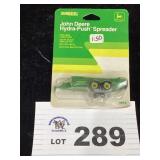 1/64 SCALE ERTL JOHN DEERE HYDRA PUSH SPREADER