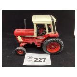 1/16 SCALE INTERNATIONAL 886