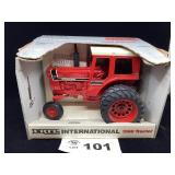 1/16 SCALE ERTL INTERNATIONAL 1566 TRACTOR
