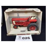 1/16 SCALE ERTL FARMALL 706