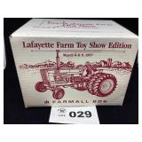 1/16 SCALE FARMALL 806 - 1997 LAFAYETTE FARM TOY