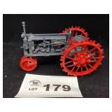 1/16 SCALE MCCORMICK-DEERING FARMALL F-12